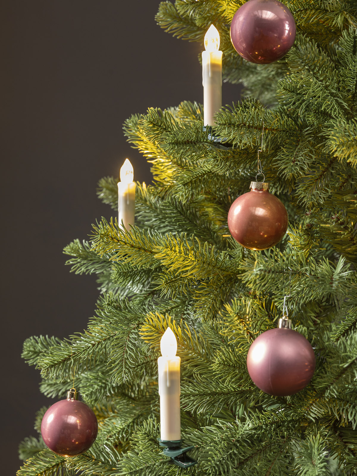 LED Kerzen Künstlicher Weihnachtsbaum "Finnland" (240 cm mit LED Kerzen)