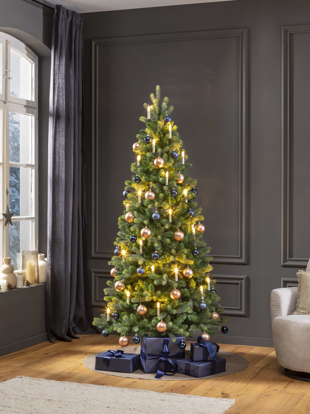 Künstlicher Weihnachtsbaum "Schweden" (240 cm mit LED Kerzen)