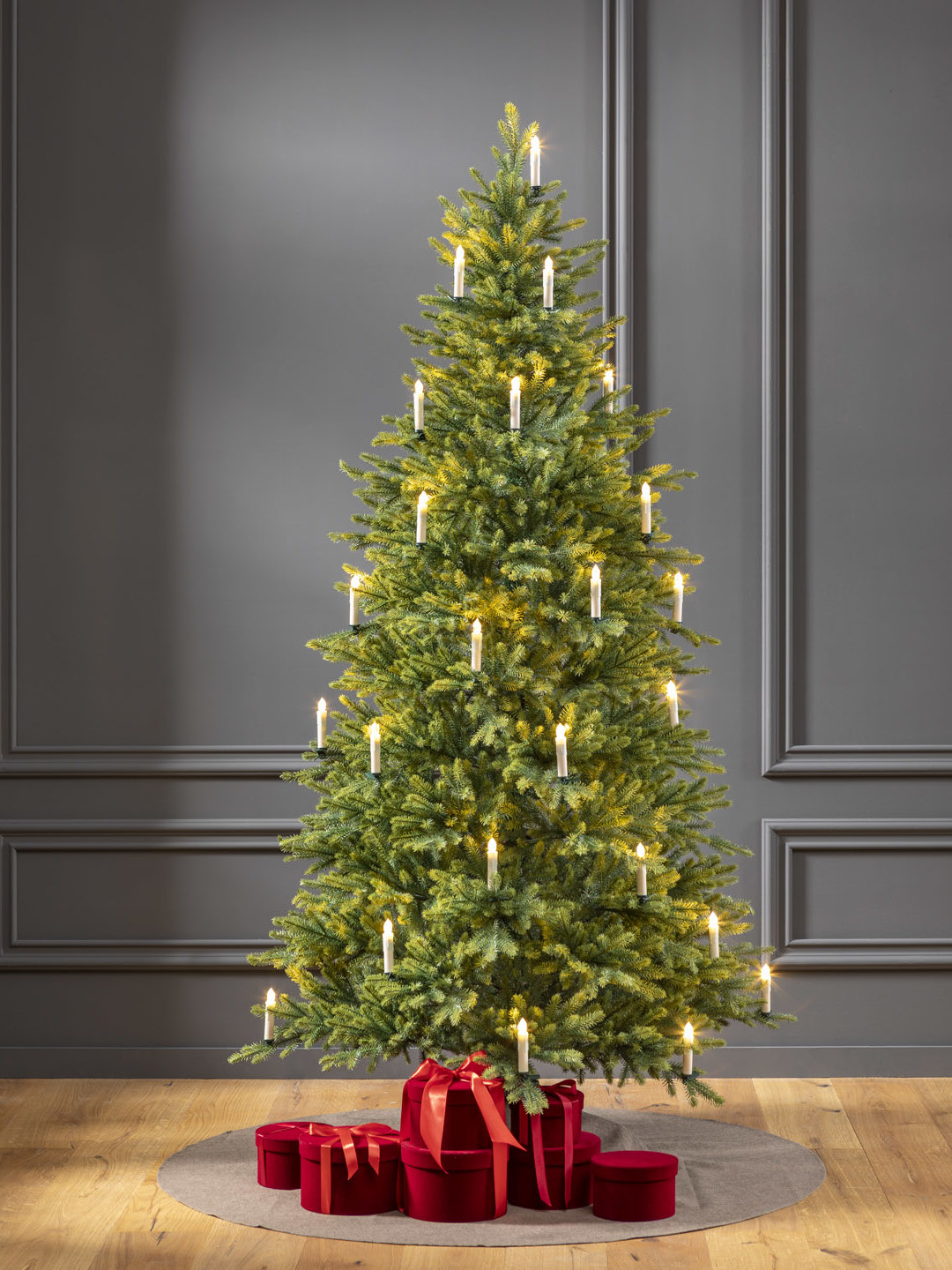 Künstlicher Weihnachtsbaum 240 cm "Norwegen" (mit LED Kerzen)