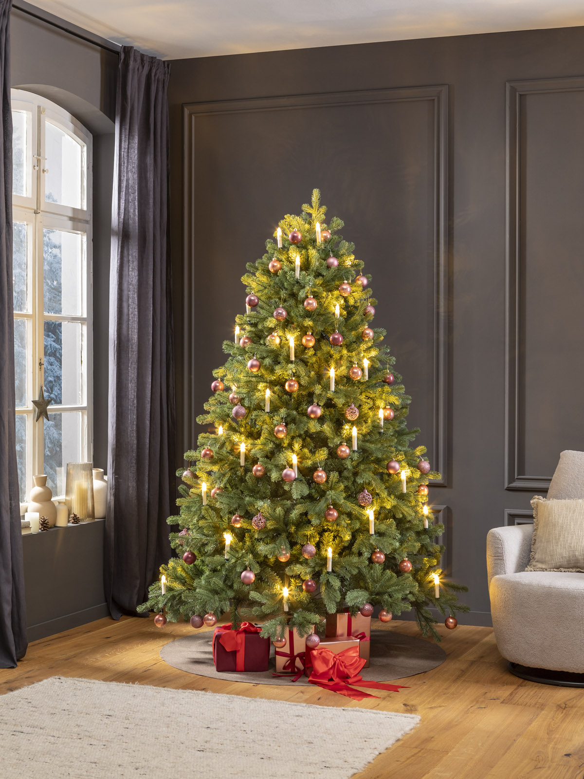 Künstlicher Weihnachtsbaum 240 cm "Finnland" (mit LED Kerzen)