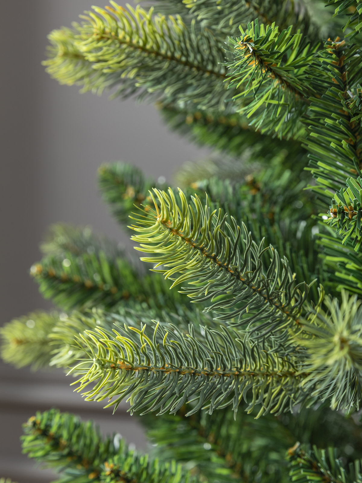 Künstlicher Weihnachtsbaum "Schweden" (240 cm mit LED Lichterkette)
