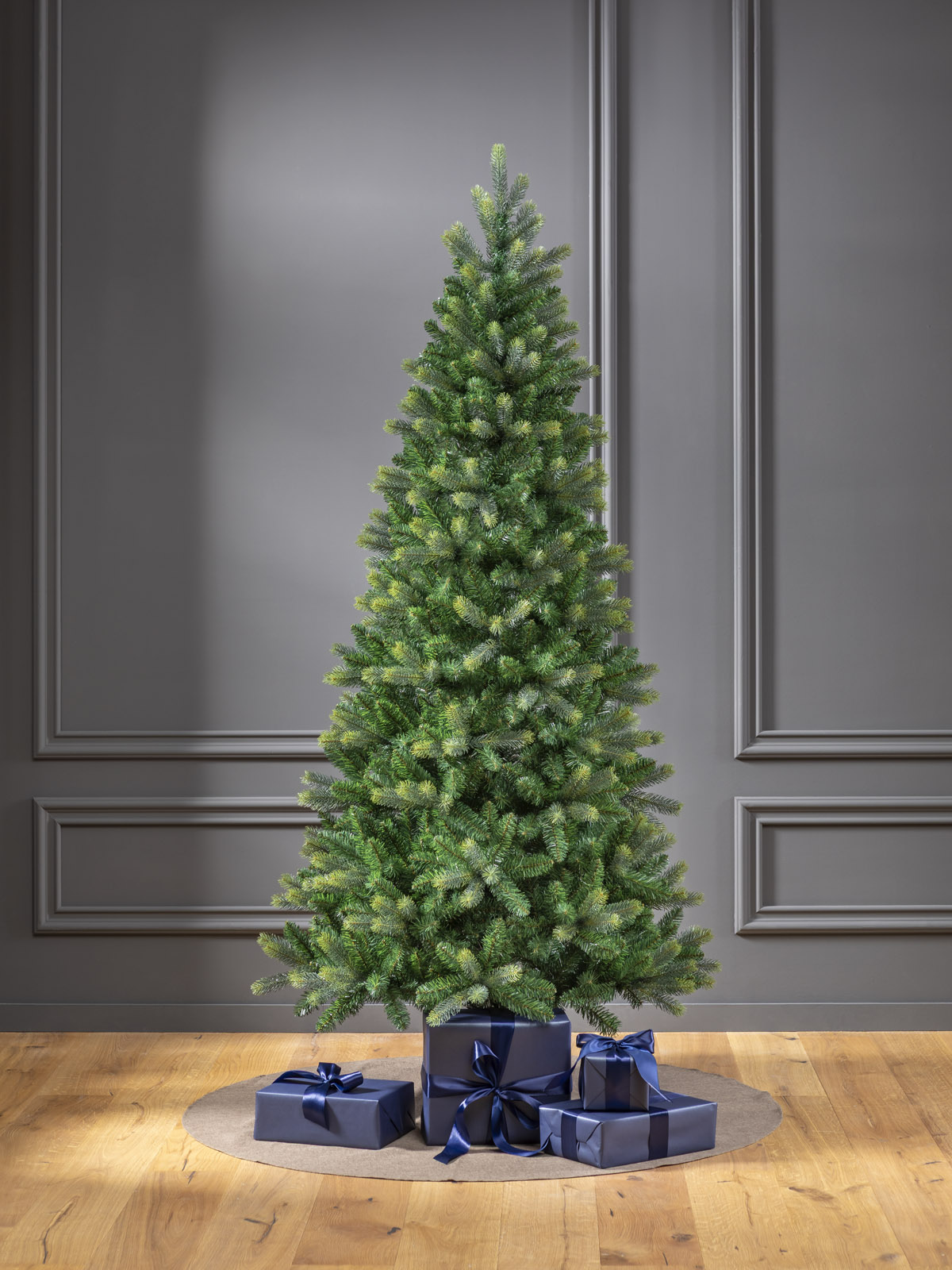 Künstlicher Weihnachtsbaum "Schweden" (240 cm mit LED Lichterkette)