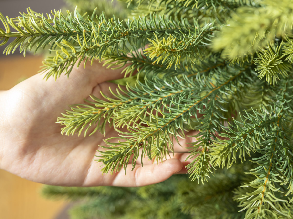 Künstlicher Weihnachtsbaum 240 cm "Norwegen" (mit LED Lichterkette)